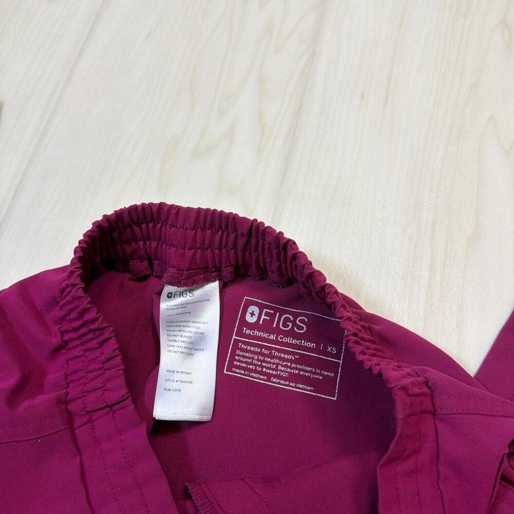 FIGS Dark Magenta Casma Top Yola Skinny Pants Scrub Set Medical Uniform Size XS - Picture 9 of 10
